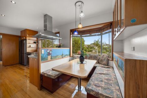 Photo of property in 11 Cheriton Road, Mellons Bay, Auckland, 2014