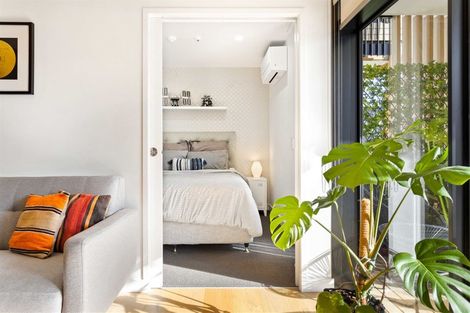 Photo of property in 2/165 Hobsonville Point Road, Hobsonville, Auckland, 0616