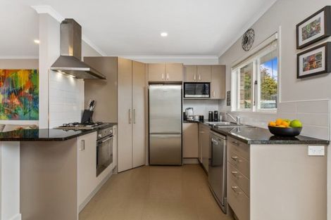 Photo of property in 22 Kervil Avenue, Te Atatu Peninsula, Auckland, 0610