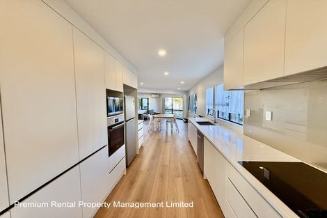 Photo of property in 12 Westergrove Place, West Harbour, Auckland, 0618