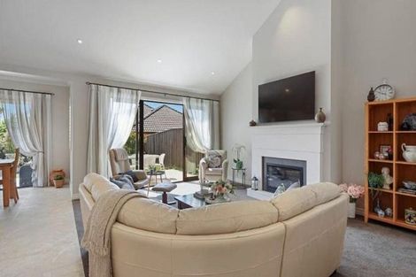 Photo of property in 8 Francesco Drive, Karaka, Papakura, 2113