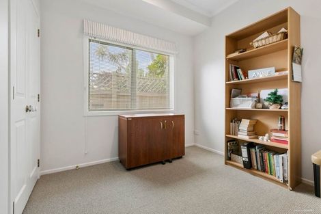 Photo of property in 27 Riverstone Road, Te Atatu Peninsula, Auckland, 0610