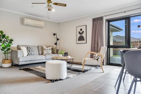 Photo of property in 15 Waltham Place, Rototuna North, Hamilton, 3210