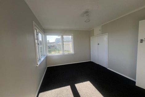 Photo of property in 15 Laird Street, Castlecliff, Whanganui, 4501