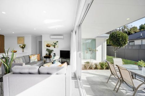 Photo of property in 44 Fernbrook Drive, Hurworth, New Plymouth, 4310