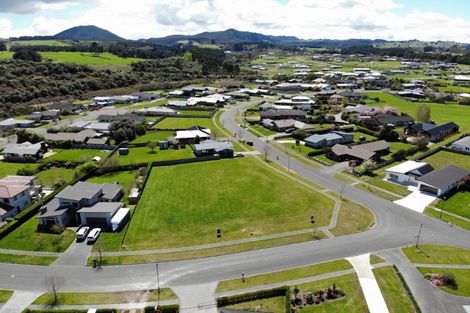 Photo of property in 2 Pukeko Way, Kinloch, Taupo, 3377