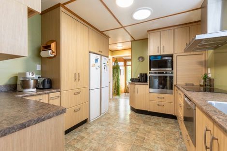 Photo of property in 16 Hunter Street, Dannevirke, 4930