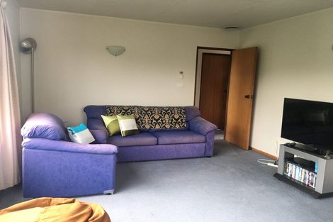 Photo of property in 2/63 Mandalay Terrace, Khandallah, Wellington, 6035