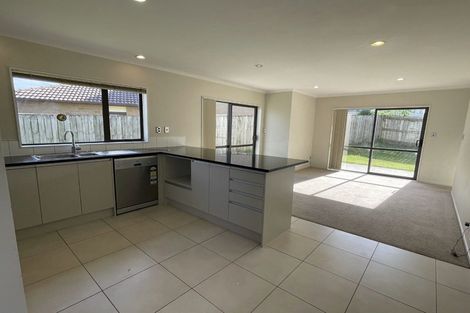Photo of property in 65 Keri Vista Rise, Papakura, 2110