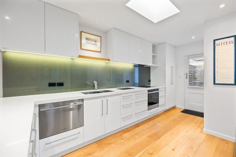 Photo of property in 8 Shelbourne Street, Nelson, 7010