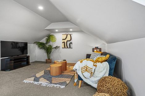 Photo of property in 1 Lowe Place, Rangiora, 7400