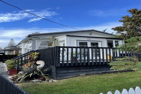 Photo of property in 9 Copley Street, New Lynn, Auckland, 0600
