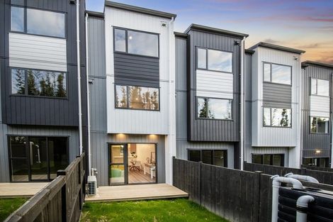 Photo of property in 3 Don Oliver Lane, Glen Eden, 0602