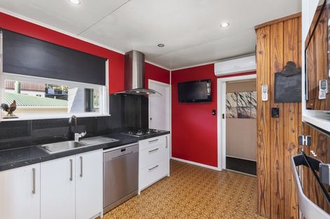 Photo of property in 35 Dalton Grove, Stokes Valley, Lower Hutt, 5019