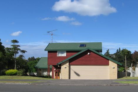 Photo of property in 1/51 Unsworth Drive, Unsworth Heights, Auckland, 0632