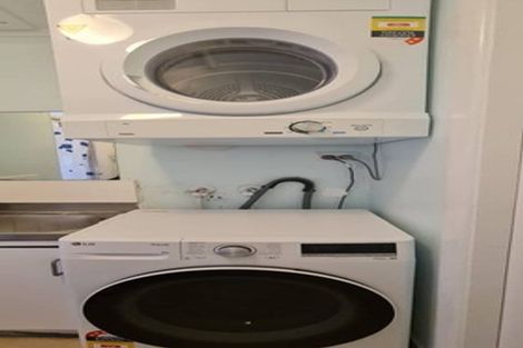 Photo of property in 139 The Ridgeway, Mornington, Wellington, 6021