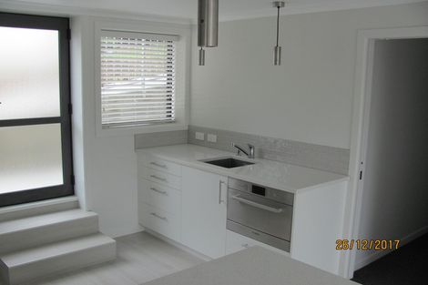 Photo of property in 12 Meadowvale Avenue, Forrest Hill, Auckland, 0620