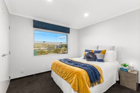 Photo of property in 38 Tongariro Drive, Aotea, Porirua, 5024