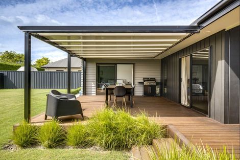 Photo of property in 16 Napier Street, Jervoistown, Napier, 4112