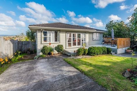Photo of property in 19 Donovan Avenue, Massey, Auckland, 0614