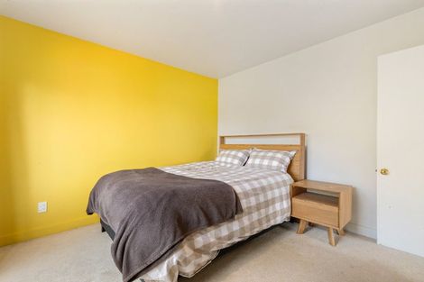 Photo of property in 60b Wynyard Crescent, Fernhill, Queenstown, 9300
