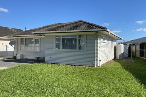 Photo of property in 27 Collins Road, Melville, Hamilton, 3206
