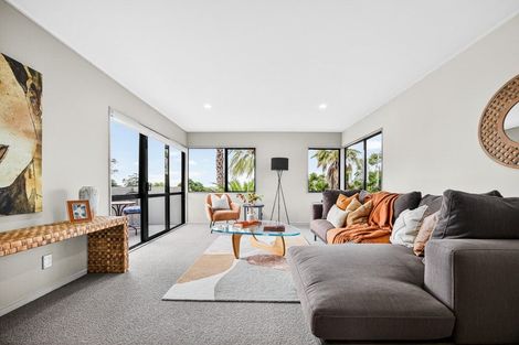 Photo of property in 1/70b Carlisle Road, Browns Bay, Auckland, 0632