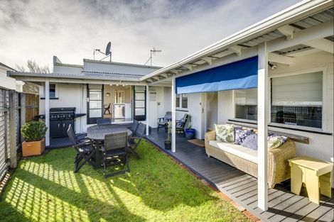 Photo of property in 206 Lyndon Road West, Hastings, 4122