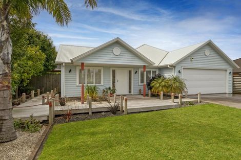 Photo of property in 3 Mermaid Place, Whitianga, 3510