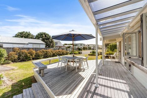 Photo of property in 16 The Dunes, Pauanui, Hikuai, 3579