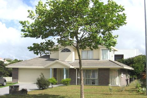 Photo of property in 71 Marina View Drive, West Harbour, Auckland, 0618