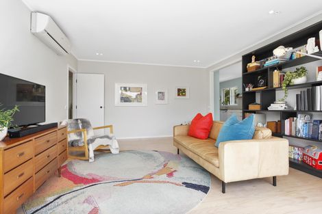 Photo of property in 5 Roby Street, Te Atatu Peninsula, Auckland, 0610