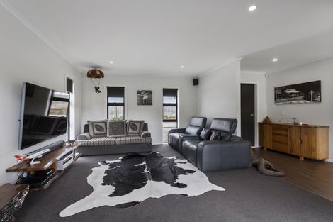 Photo of property in 4 Honoiti Ranapiri Place, Manakau, Levin, 5573