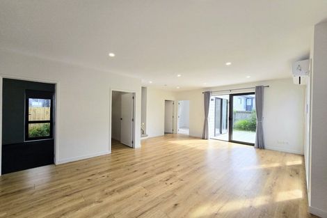 Photo of property in 7b Gulf Crest, Bucklands Beach, Auckland, 2012