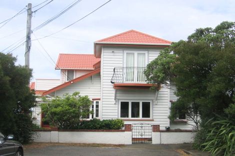 Photo of property in 33 Seaview Terrace, Northland, Wellington, 6012