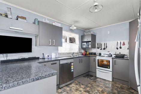 Photo of property in 4 Ngahina Street, Marton, 4710