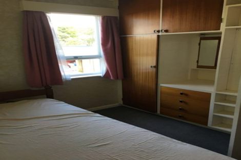 Photo of property in 60 Hogans Road, Glenfield, Auckland, 0629