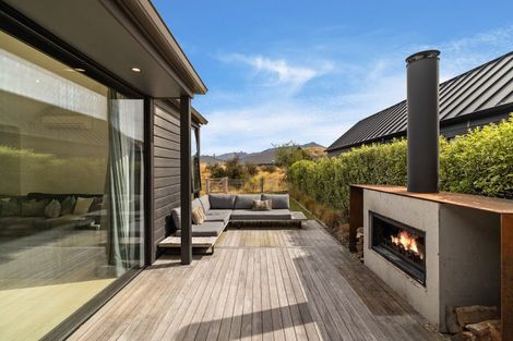 Photo of property in 15 Mckenzies Shute, Jacks Point, Queenstown, 9371