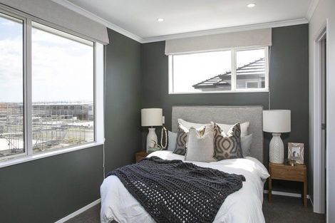 Photo of property in 104a Wharf Road, Te Atatu Peninsula, Auckland, 0610