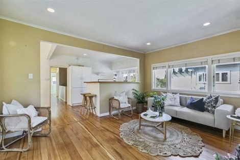 Photo of property in 1/53 Corunna Road, Milford, Auckland, 0620
