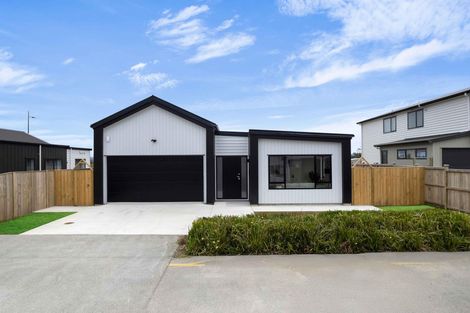 Photo of property in 73 Clarks Beach Road, Clarks Beach, 2122