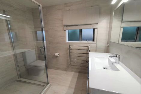 Photo of property in 38 Moyrus Crescent, East Tamaki Heights, Auckland, 2016