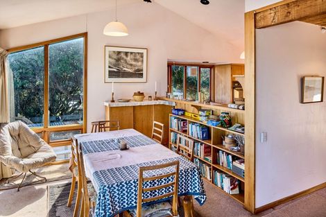 Photo of property in 21 Wellington Road, Paekakariki, 5034