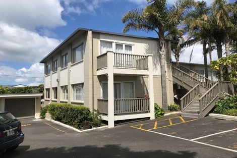 Photo of property in 1/72l Kitchener Road, Milford, Auckland, 0620