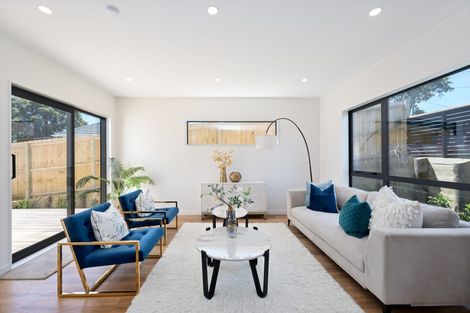 Photo of property in 21a Barron Drive, Green Bay, Auckland, 0604