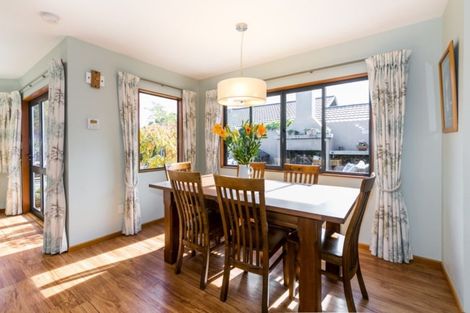 Photo of property in 14 Washington Place, Havelock North, 4130