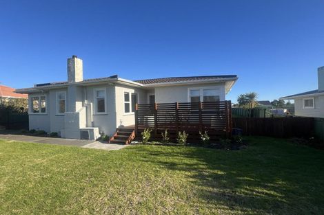Photo of property in 15 Laird Street, Castlecliff, Whanganui, 4501