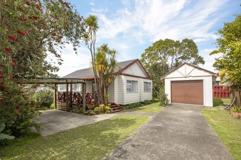 Photo of property in 1/79 Flanshaw Road, Te Atatu South, Auckland, 0610