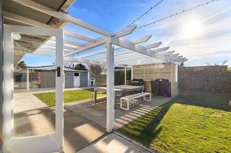 Photo of property in 1 Battersea Place, Roslyn, Palmerston North, 4414