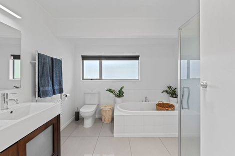 Photo of property in 188 Motutara Road, Muriwai, Waimauku, 0881